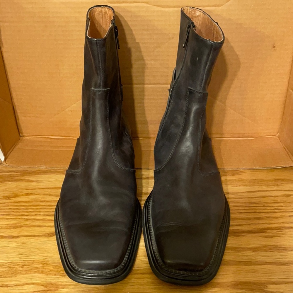 Brand new Trussardi men’s genuine leather black boots. Never worn.